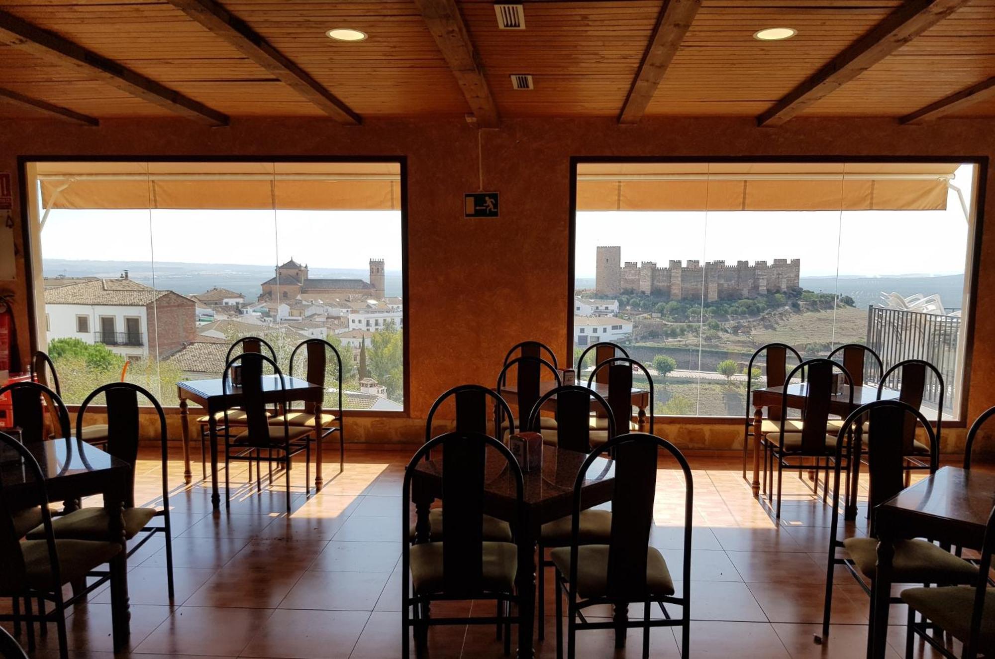 Hotel Restaurante Banos Баньос-де-ла-Энсина Экстерьер фото